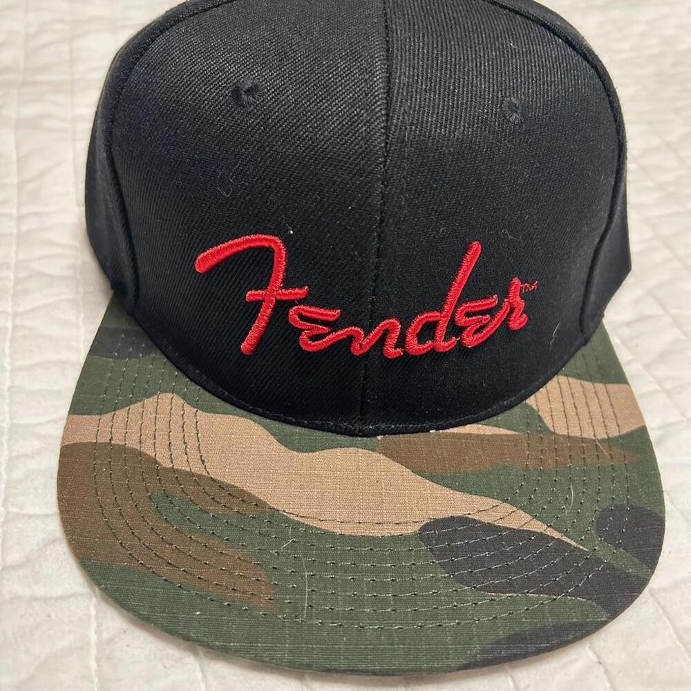 BNWT Fender Camo Flatbill Snapback Hat 🧢